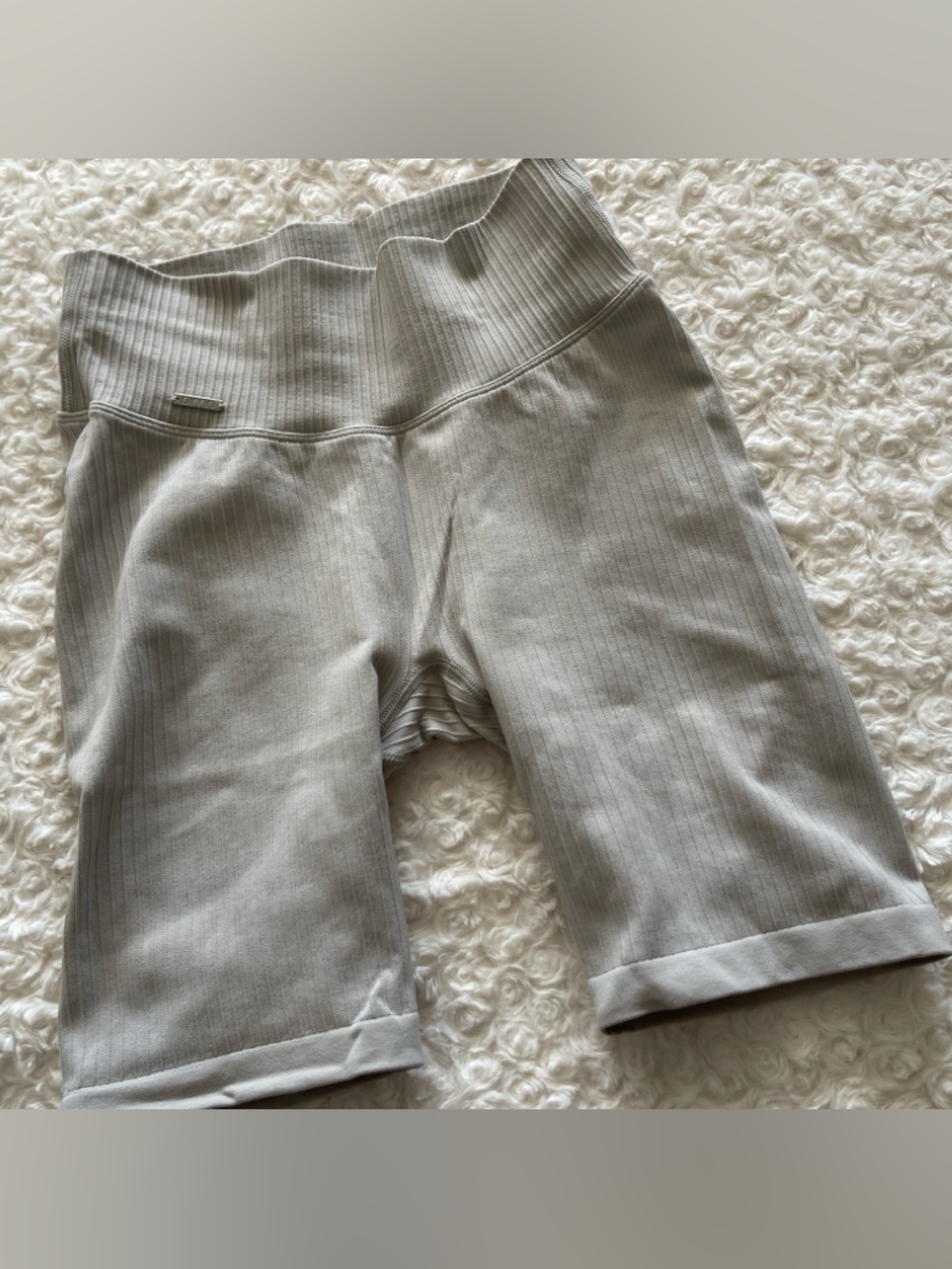 High-Waist Ribbed Bike Shorts - Light Gray